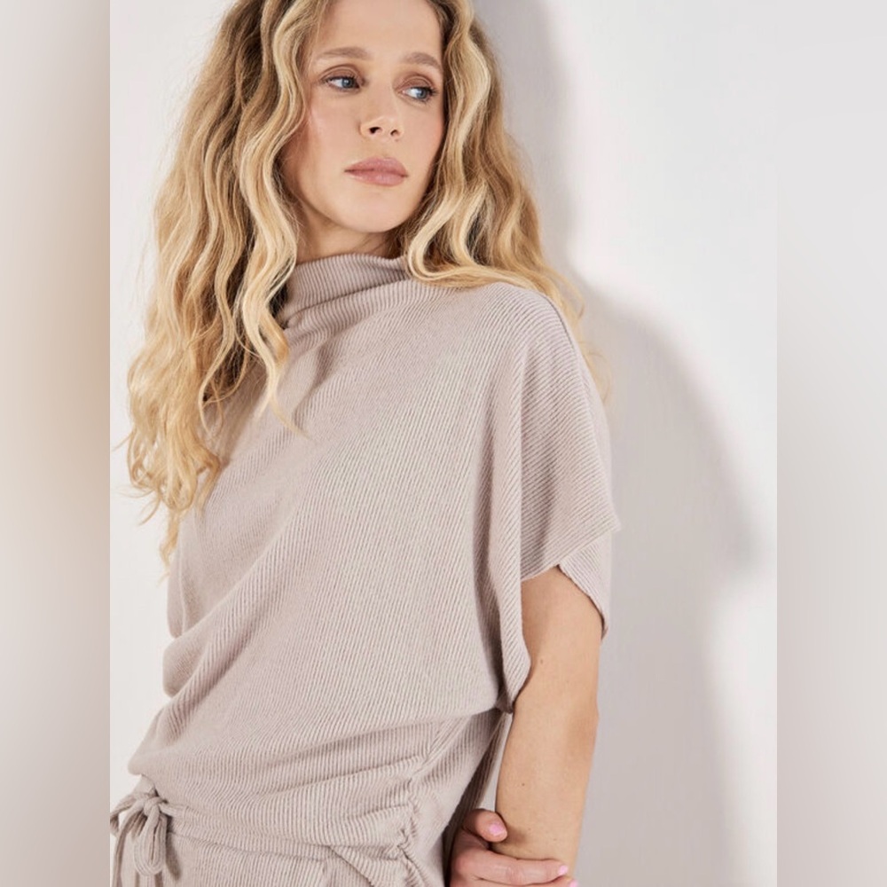 APRICOT 🍑- Soft! Side ruched top - stone